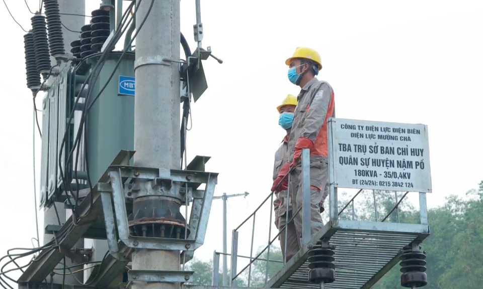 Đảm bảo an toàn lưới điện mùa mưa lũ ở Nậm Pồ